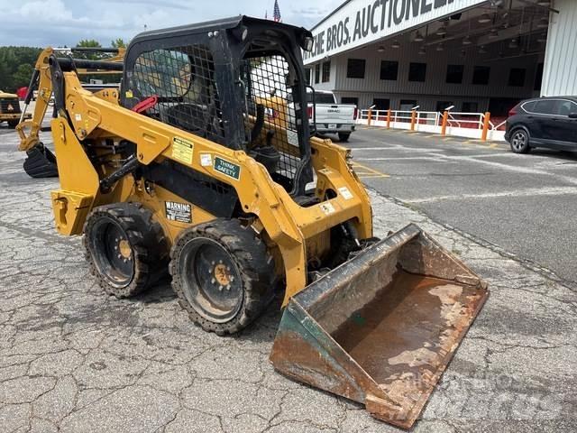 CAT 242D Kompaktlastare
