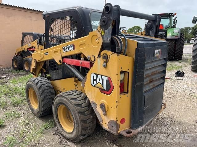 CAT 242D3 Kompaktlastare