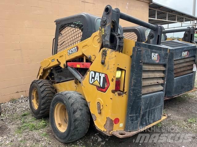 CAT 242D3 Kompaktlastare