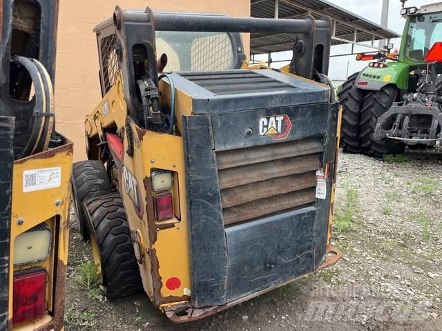 CAT 242D3 Kompaktlastare