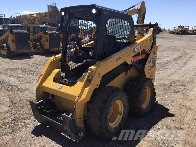 CAT 242D3 Kompaktlastare