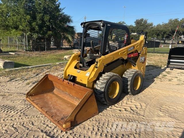 CAT 242D3 Kompaktlastare