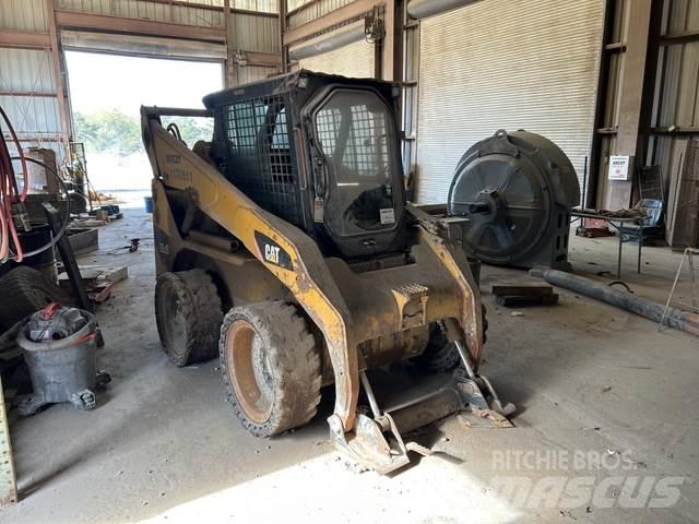 CAT 252B Kompaktlastare