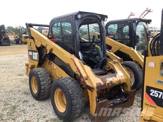 CAT 262D Kompaktlastare