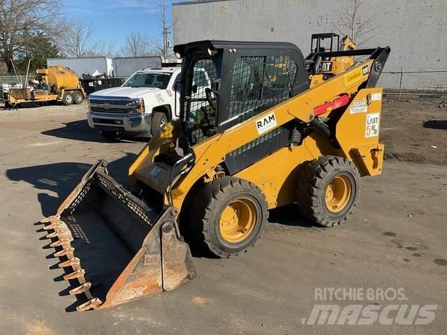 CAT 272D2 Kompaktlastare