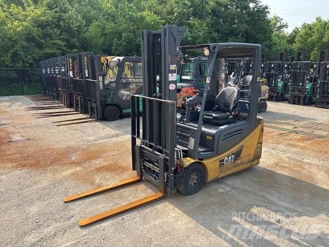 CAT 2ET3000 Elmotviktstruckar