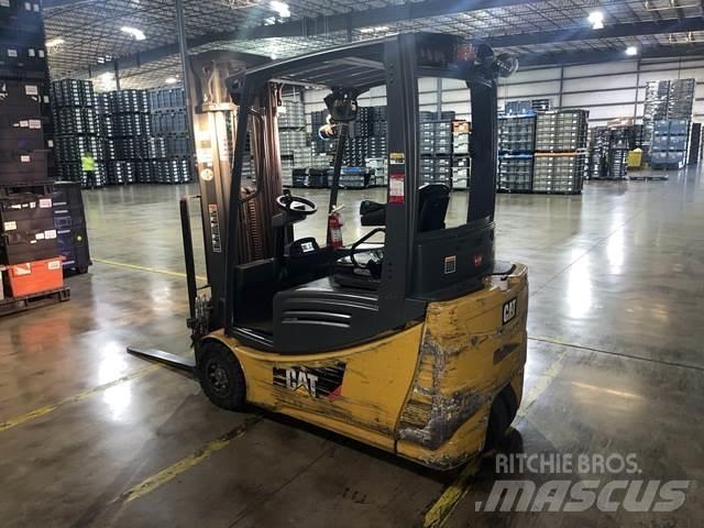 CAT 2ET3000 Elmotviktstruckar