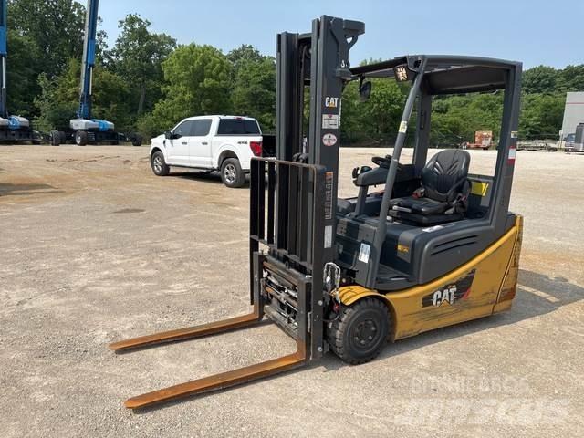 CAT 2ET3000 Elmotviktstruckar