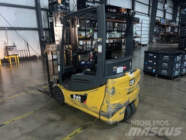 CAT 2ET3000 Elmotviktstruckar