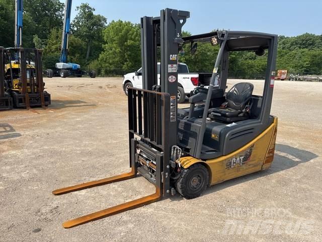CAT 2ET3000 Elmotviktstruckar