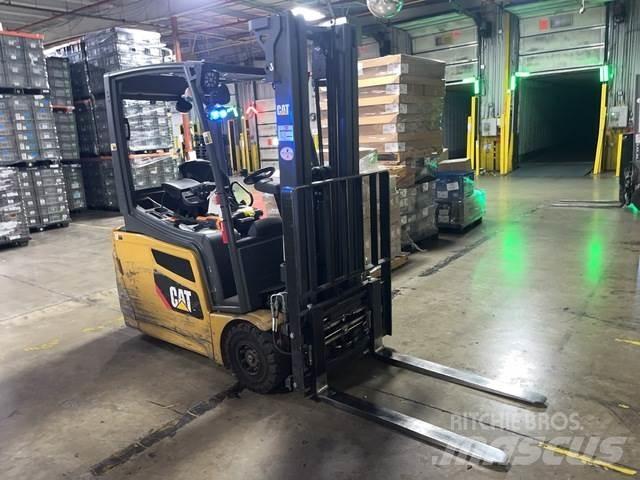 CAT 2ET3000 Elmotviktstruckar