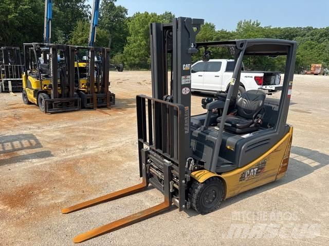 CAT 2ET3000 Elmotviktstruckar