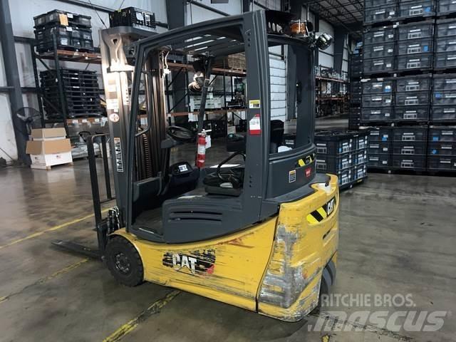 CAT 2ET3000 Elmotviktstruckar