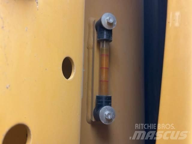 CAT 320 Bandgrävare