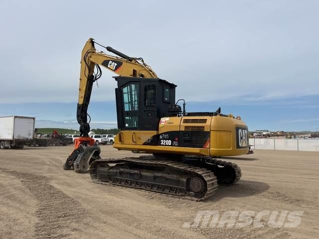 CAT 320DFM Vedklyvar och vedkapar
