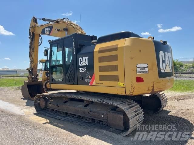 CAT 323F L Bandgrävare