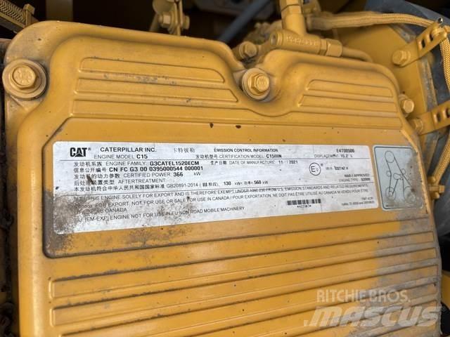 CAT 374 Bandgrävare