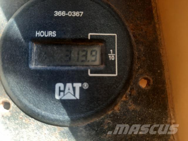 CAT 572G Rörläggningsmaskiner