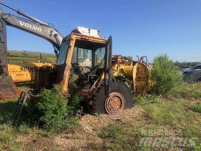 CAT 613C Vattentankbilar
