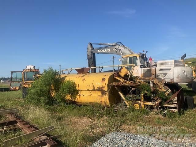 CAT 613C Vattentankbilar