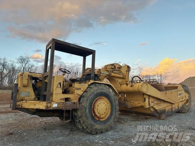 CAT 621 Schaktvagnar