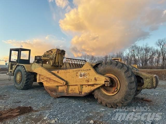 CAT 621 Schaktvagnar