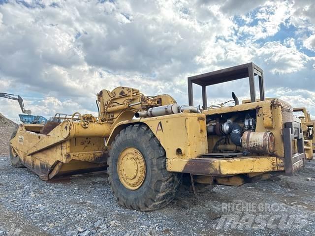 CAT 621 Schaktvagnar