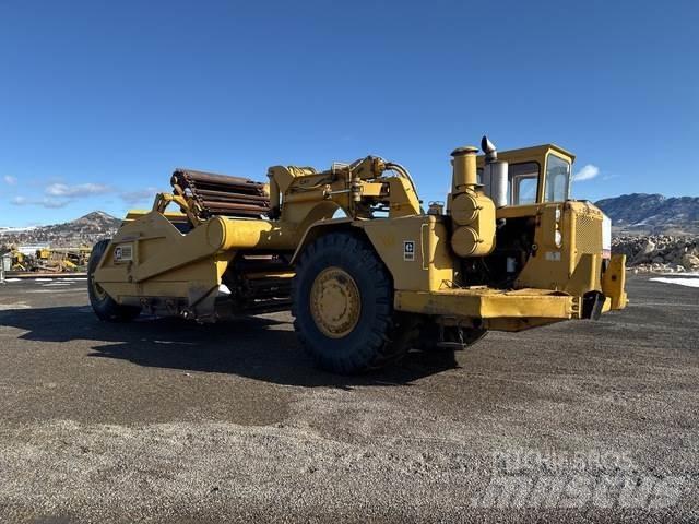 CAT 621 Schaktvagnar