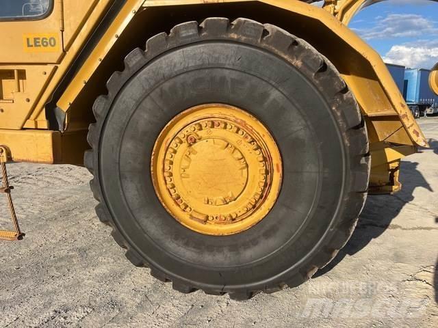 CAT 621G Schaktvagnar