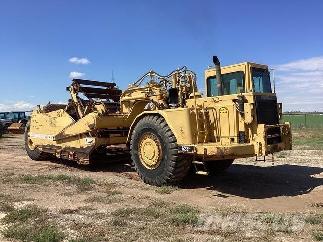 CAT 623F Schaktvagnar