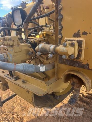 CAT 657G Schaktvagnar