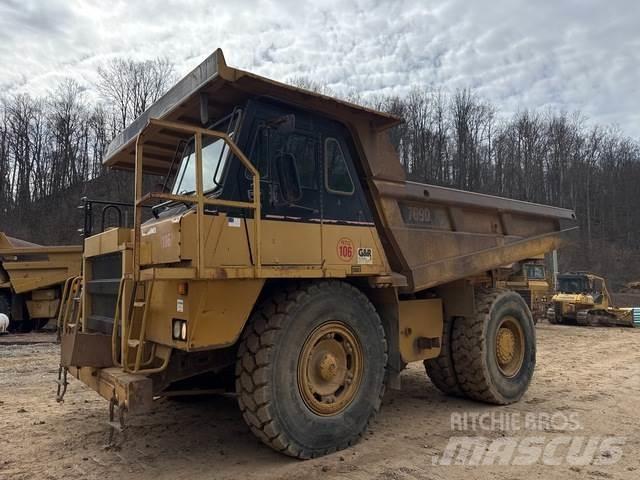 CAT 769D Midjestyrd dumper