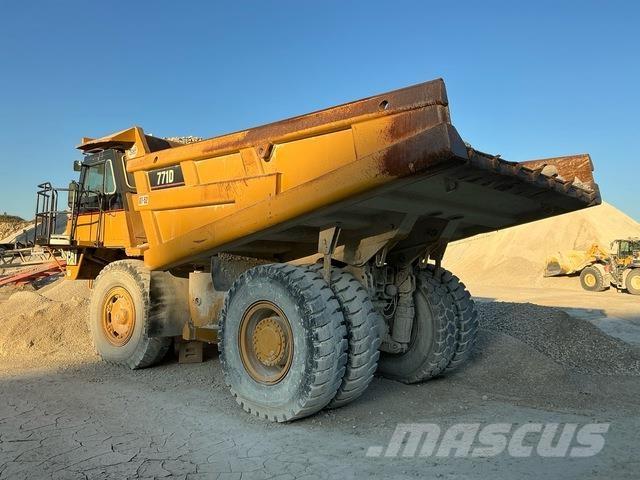 CAT 771D Midjestyrd dumper
