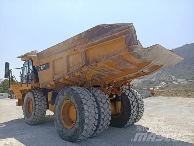 CAT 773F Midjestyrd dumper