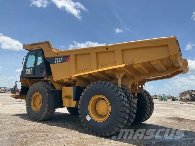 CAT 773F Midjestyrd dumper