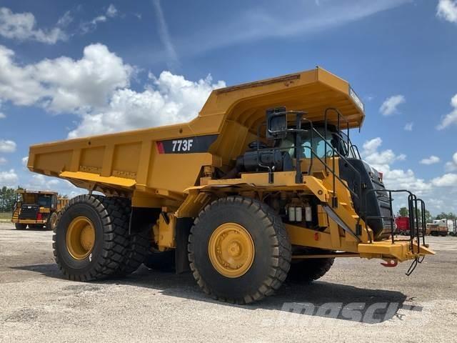 CAT 773F Midjestyrd dumper