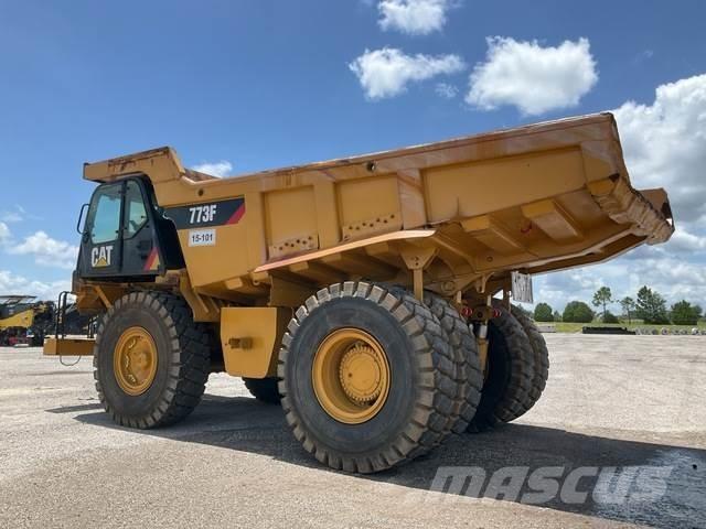 CAT 773F Midjestyrd dumper