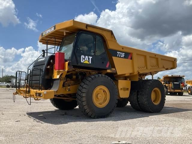 CAT 773F Midjestyrd dumper