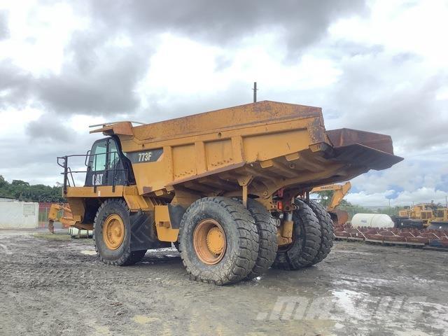 CAT 773F Midjestyrd dumper