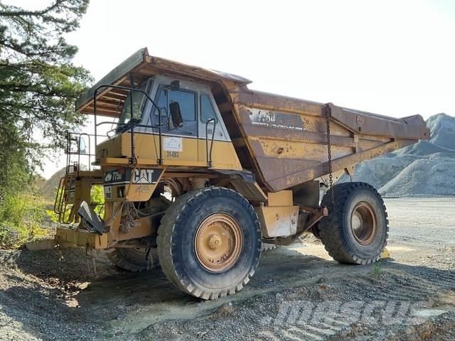 CAT 775D Midjestyrd dumper