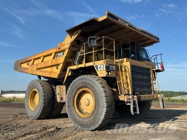 CAT 777D Midjestyrd dumper