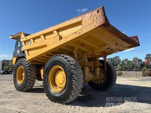 CAT 777E Midjestyrd dumper
