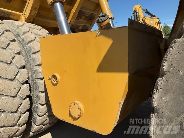 CAT 777F Midjestyrd dumper