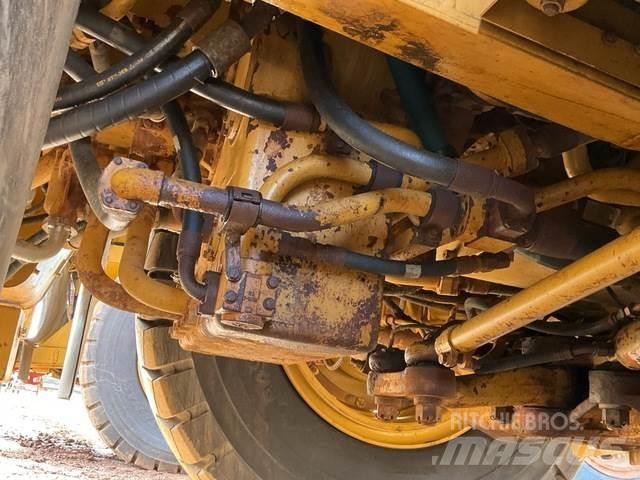 CAT 777G Midjestyrd dumper