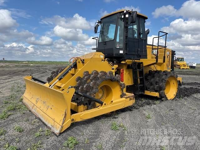 CAT 815 Jordkompaktorer