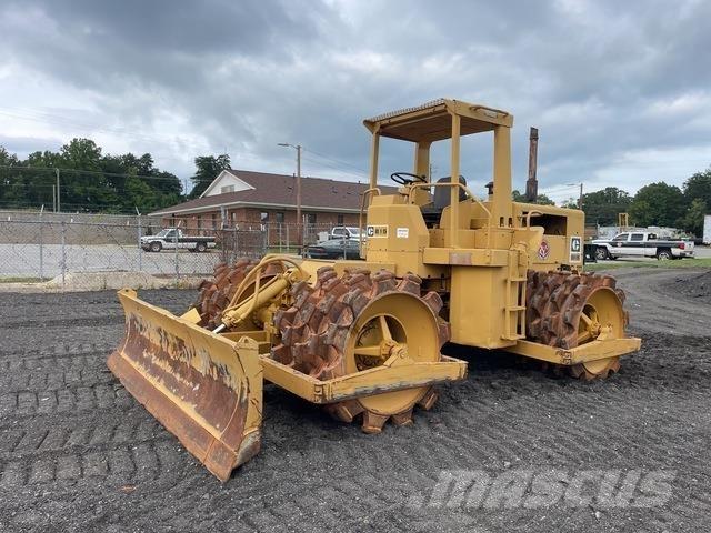CAT 815 Jordkompaktorer