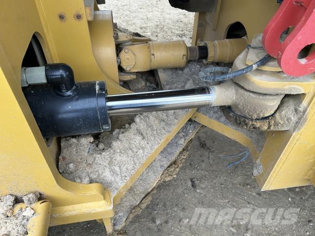 CAT 815 Jordkompaktorer