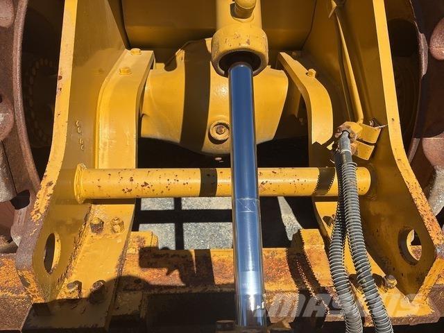 CAT 825H Jordkompaktorer