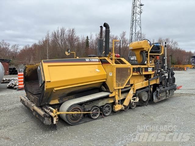 CAT AP-1055B Asfaltsläggningsmaskiner