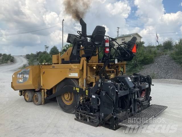 CAT AP-600D Asfaltsläggningsmaskiner